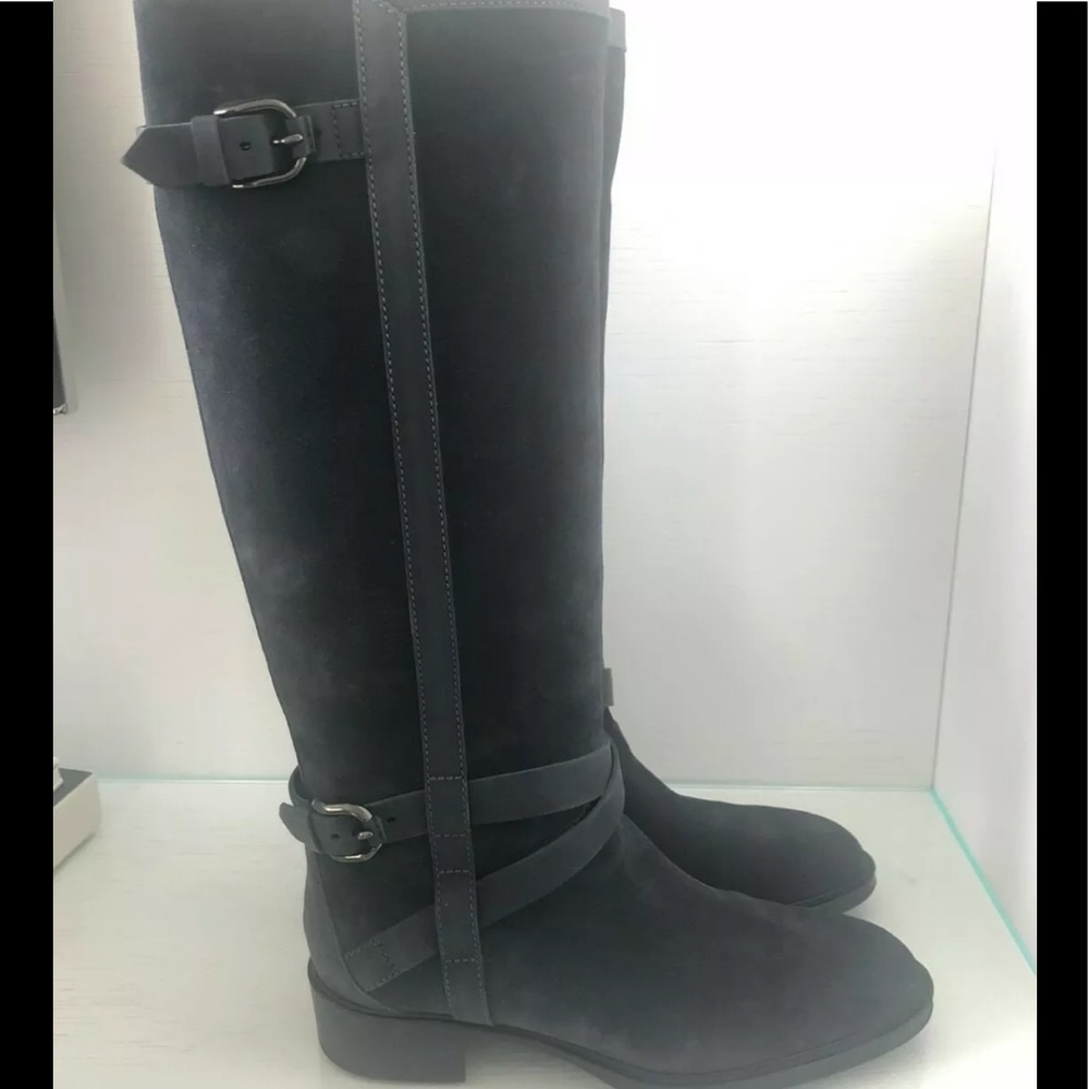 TOD”S NAVY RIDING BOOTS SIZE 40, BOUGHT FOR $1300
